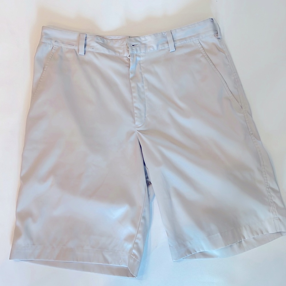 Nike Golf Mens Golf Shorts Size 32